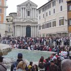 Die Menge vor dem Fontana Trevi - Ostern 2006