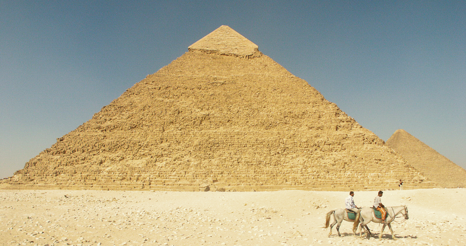 Die Menschen und die Pyramiden