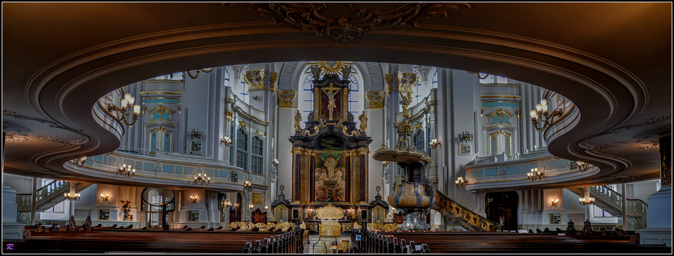 die Michaeliskirche in Hamburg