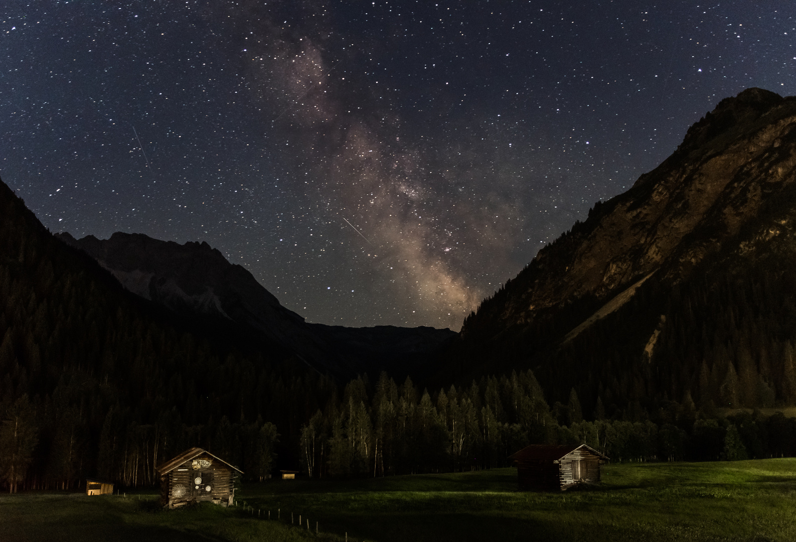 Die Milchstraße über dem Kleinwalsertal