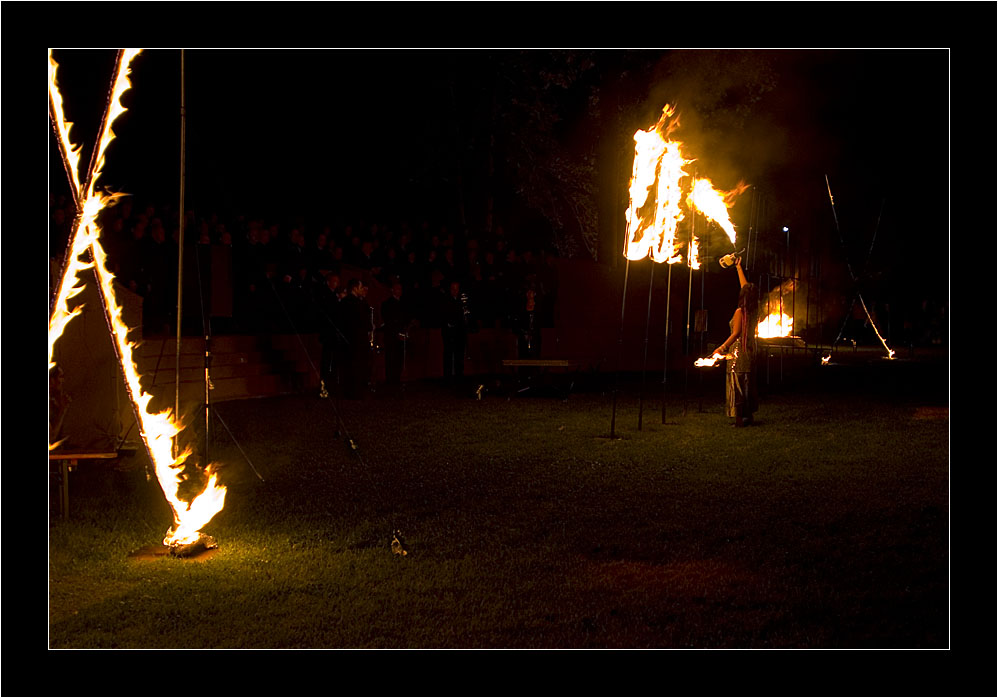 Die mit dem Feuer spielt