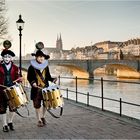 Die mit den goldenen Trommeln trommeln II