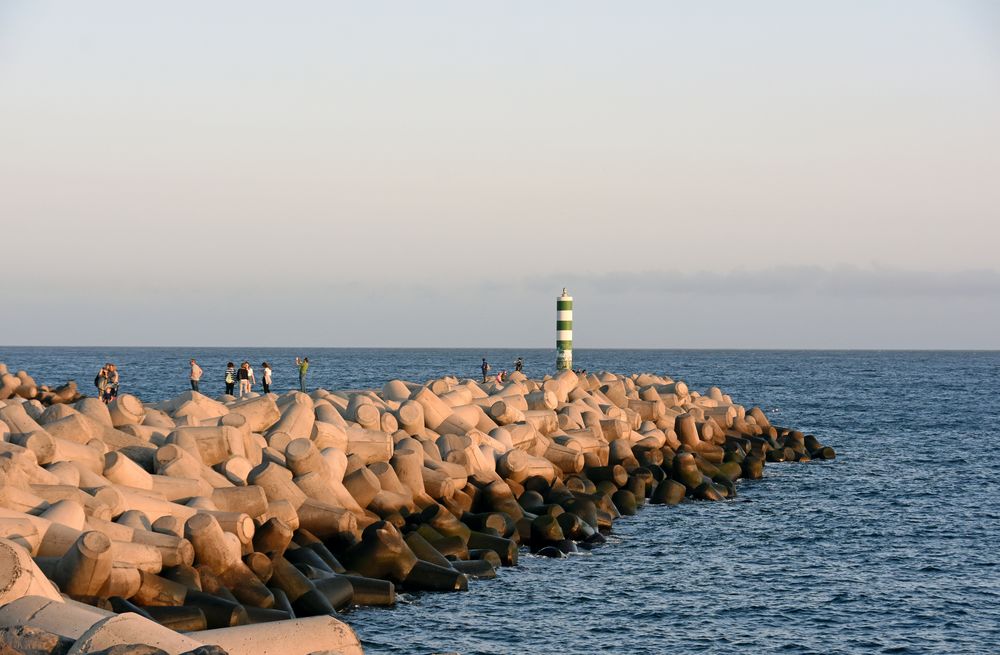 Die Mole von Funchal mit dem Leuchtturm