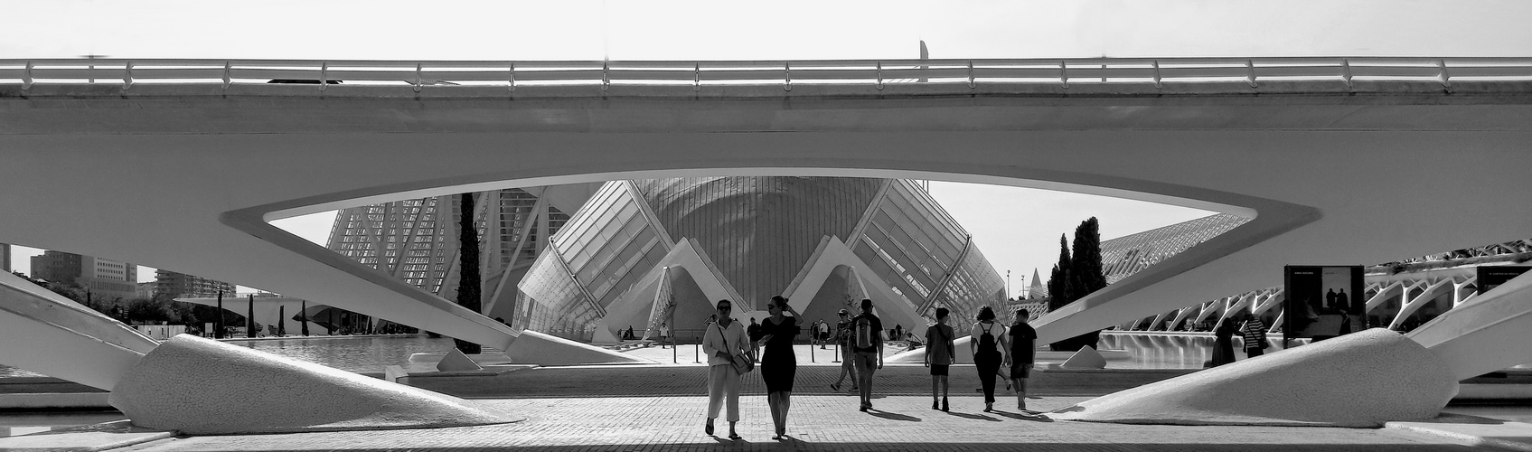 Die Monteolivete-Brücke in Valencia