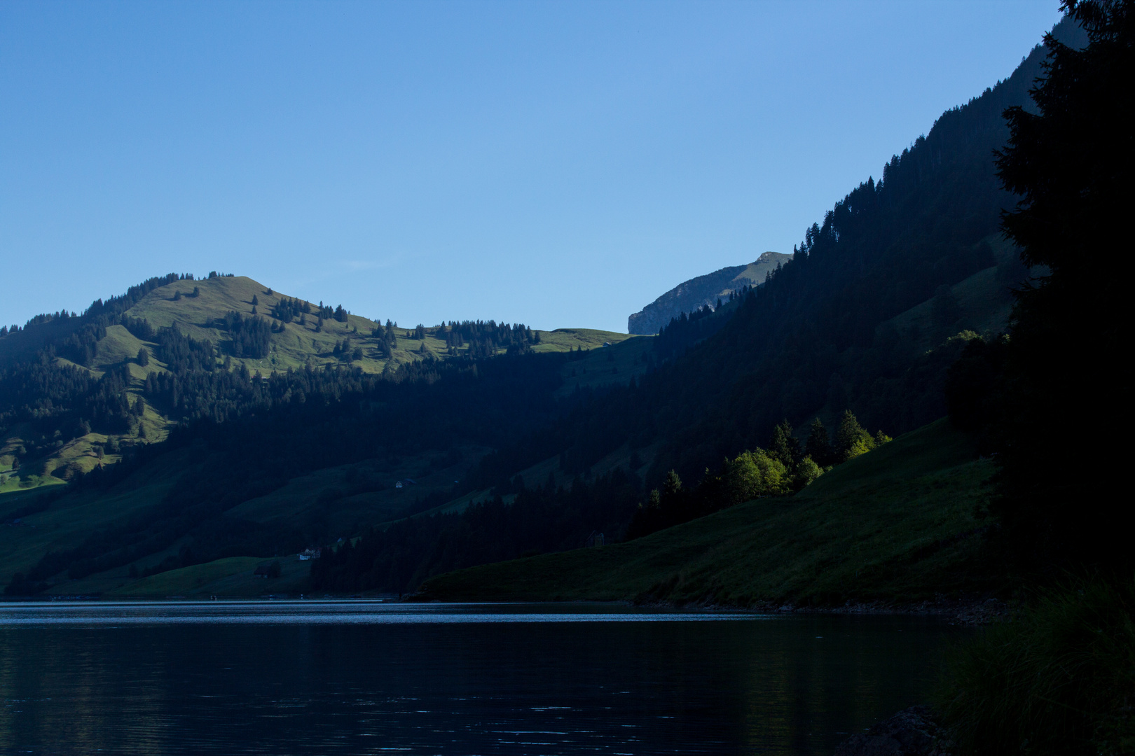 Die Morgensonne kommt langsam