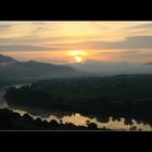 Die Mosel-- Blick von "Ürzig" auf "Erden"