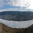 Die Mosel ist bei Koblenz-Lay zugefroren