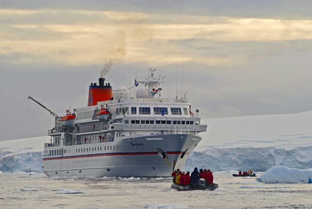 Die MS Bremen im Element 3