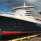 Die MS Queen Mary 2 ...