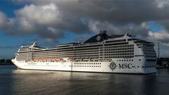 Die "MSC Magnifica" ...