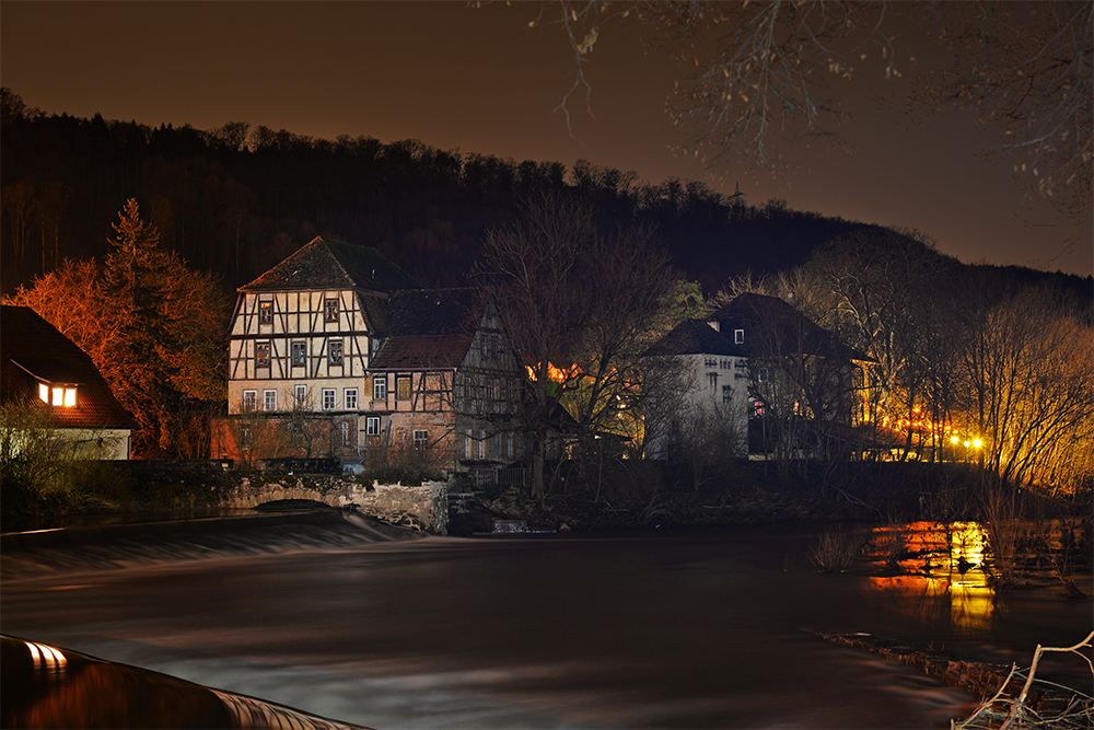 Die Mühle am Wehr.