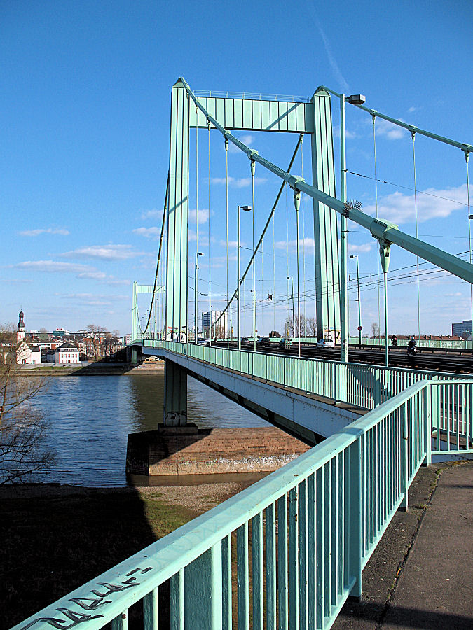 Die Mülheimer Brücke in Köln