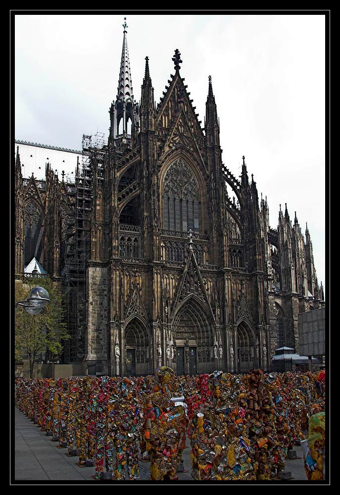 Die "Müllmänner" vor dem Kölner Dom