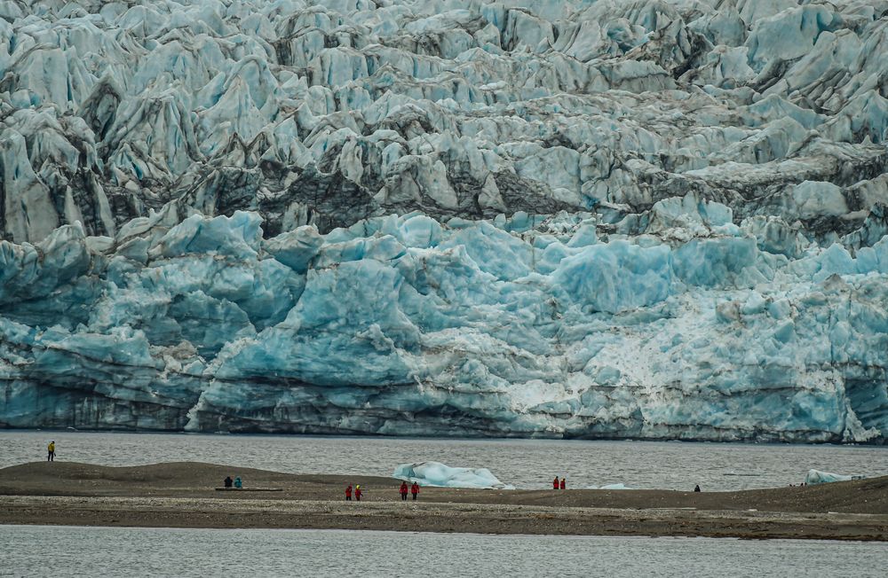 Die mutigen so nah am Gletscher.        DSC_7464