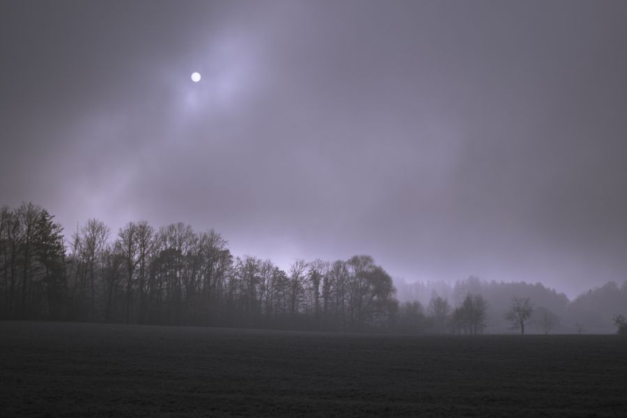 Die Nacht bricht nun am Tage an!