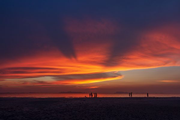 die Nacht erobert den Tag