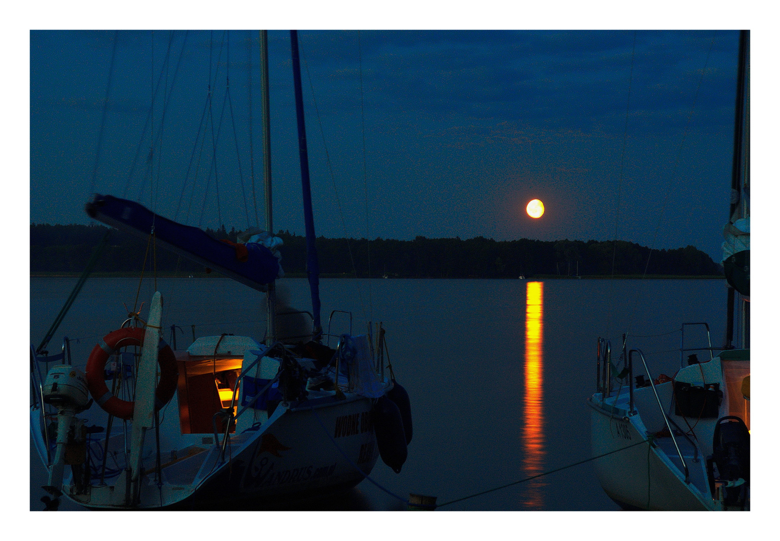 Die Nacht im Hafen.