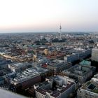 die Nacht kommt über die Dächer von Berlin....