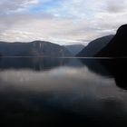 Die Nacht naht! Auf dem Fjord atmet die Stille!