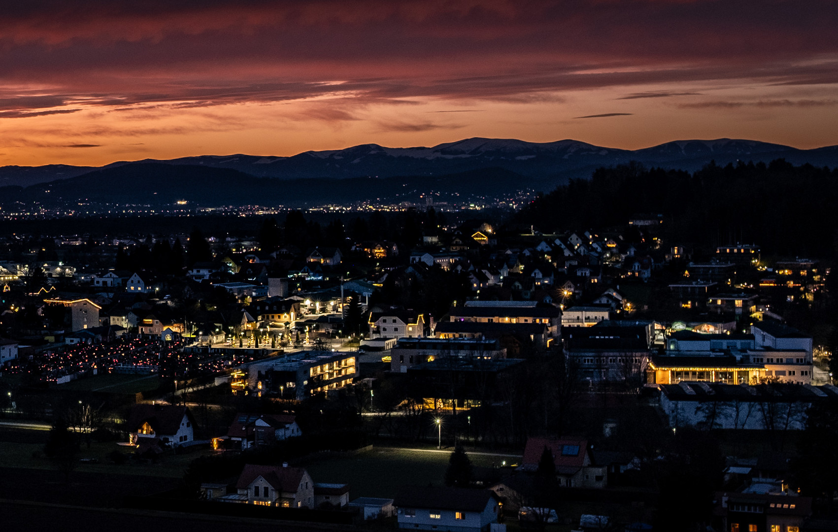 Die Nacht senkt sich über Graz