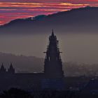 Die Nacht über Freiburg beginnt mit Nebelschwaden