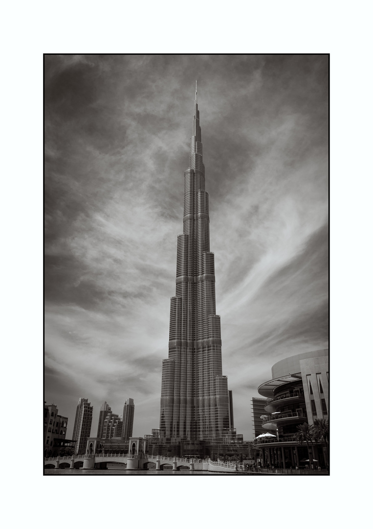 DIE NADEL - BURJ KHALIFA