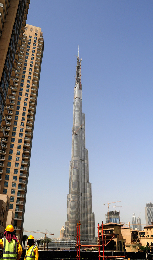 DIE NADEL- HÖCHSTER TURM DER WELT ÜBER 1000 M!!