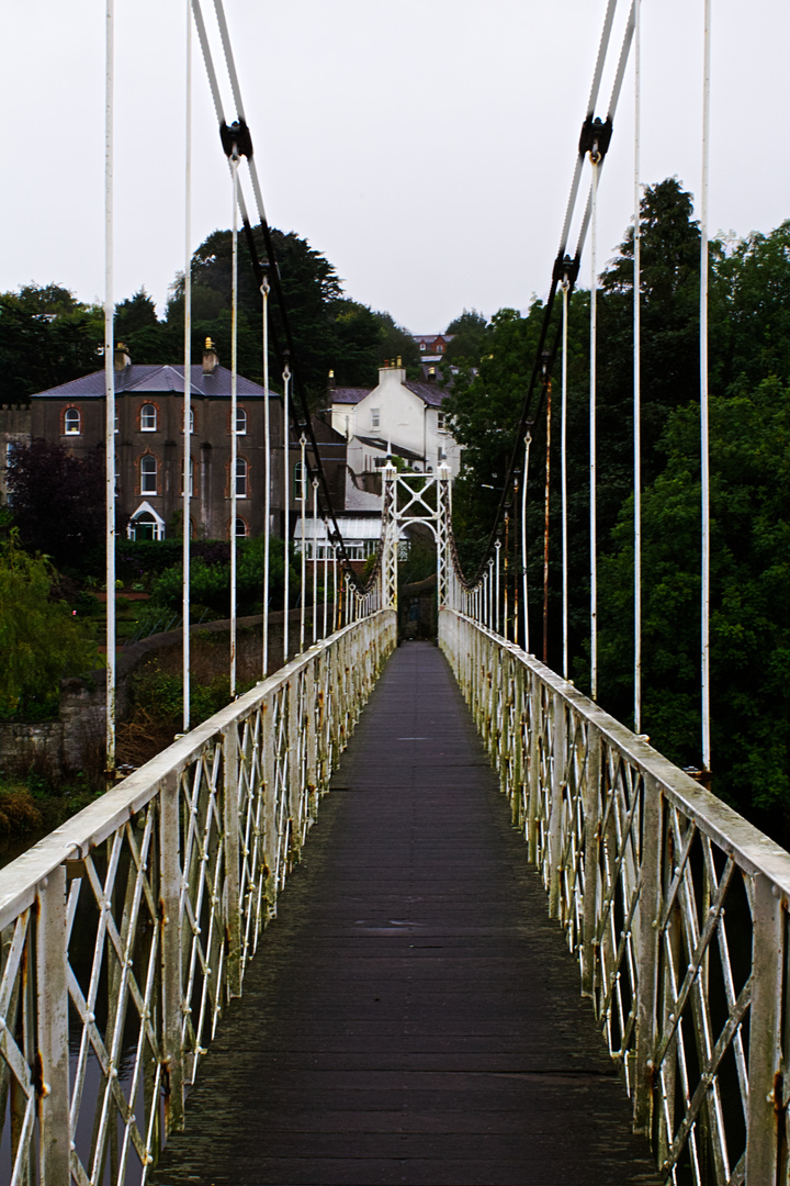 Die Nebelbrücke im irischen Sommer