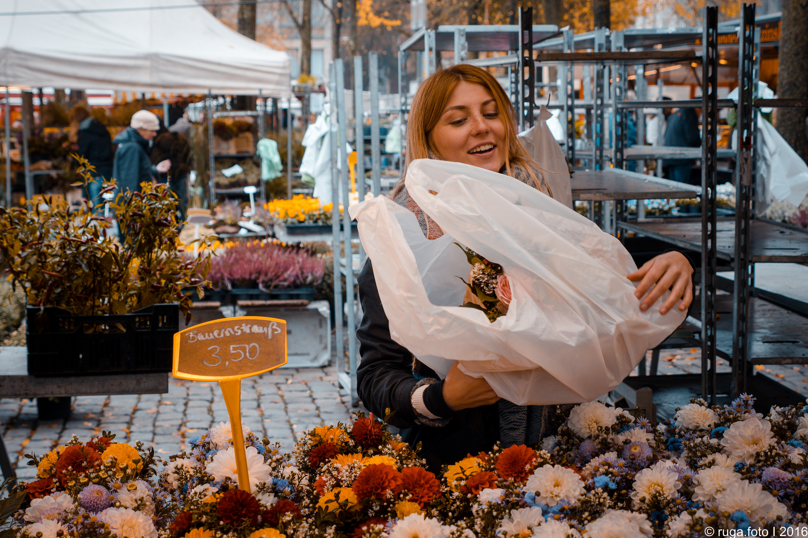 Die nette Blumenfrau 