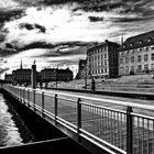 Die neu enstandene Uferpromenade ...