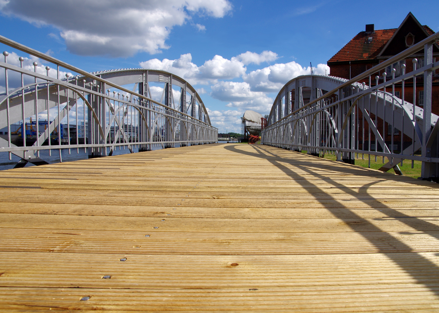 Die neue Brücke