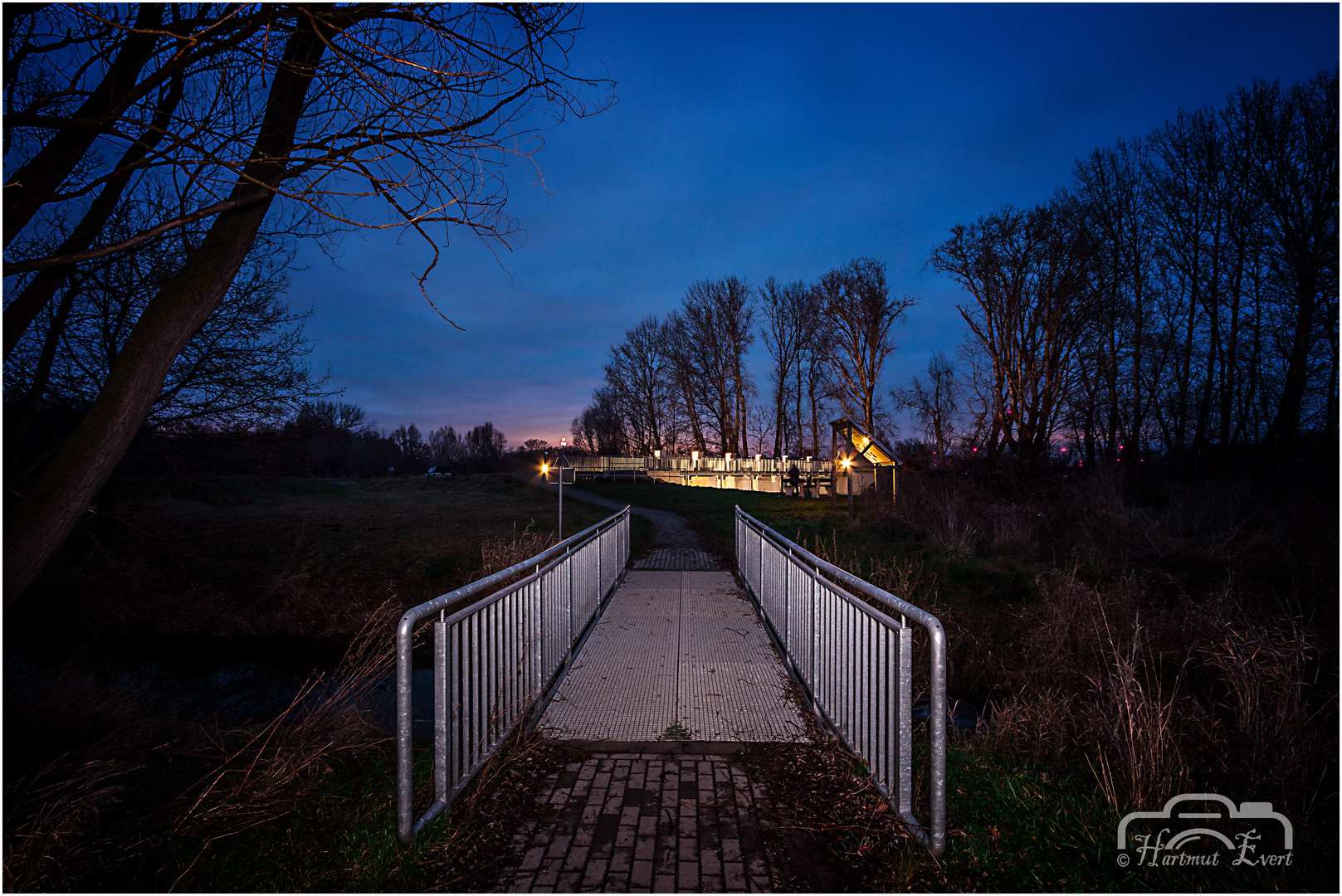 Die Neue Brücke....... 