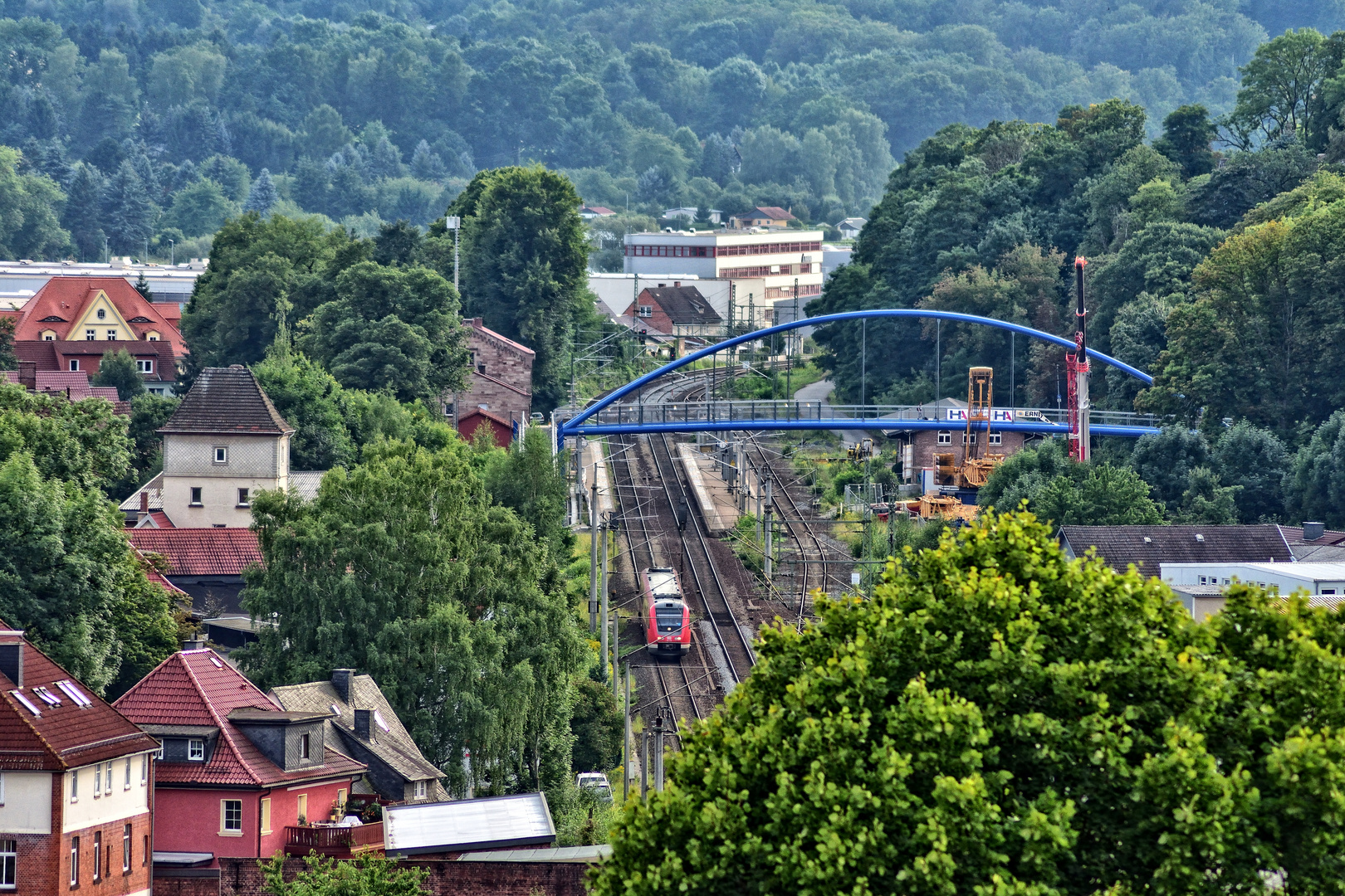 Die neue Fußgängerbrücke am Heiligenstädter Bahnhof