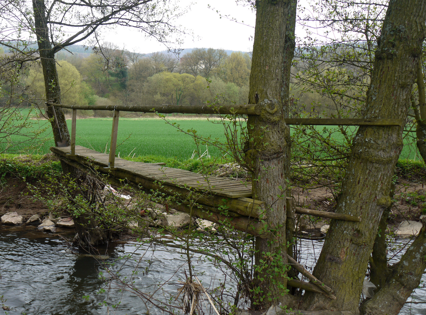 Die neue Fußgängerbrücke über die Kahl :-)