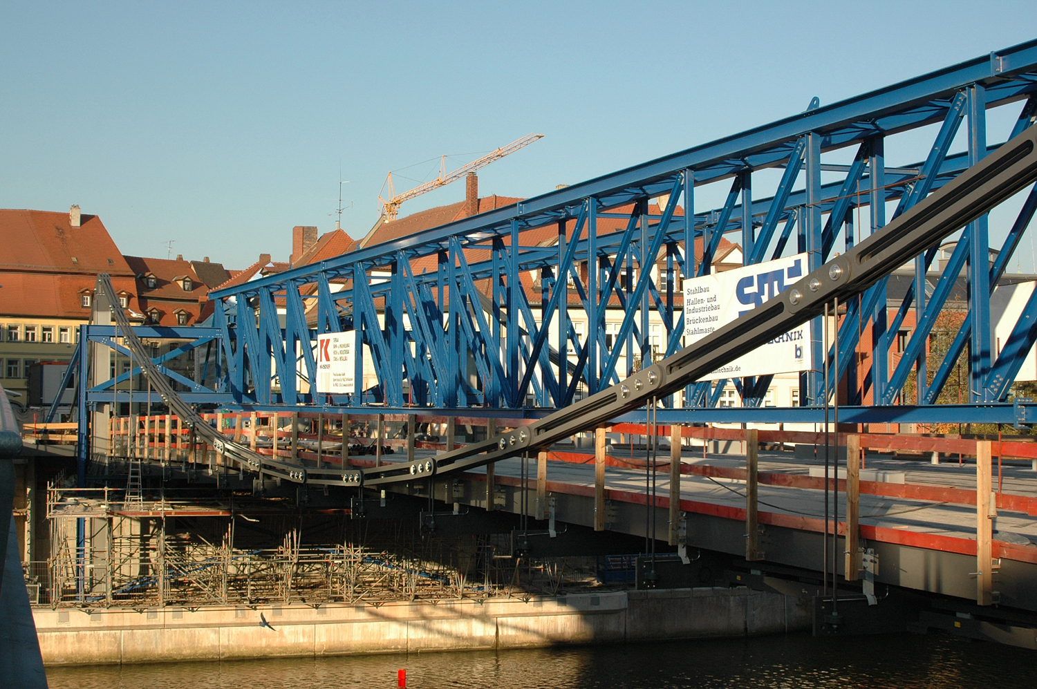 die neue Kettenbrücke (im Bau) in Bamberg