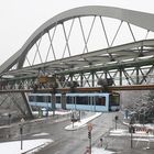 Die neue Schwebebahn GN02 an der Ohligsmühle in Wuppertal.