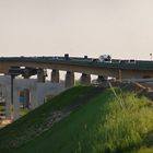 Die neue Störbrücke in der Totale