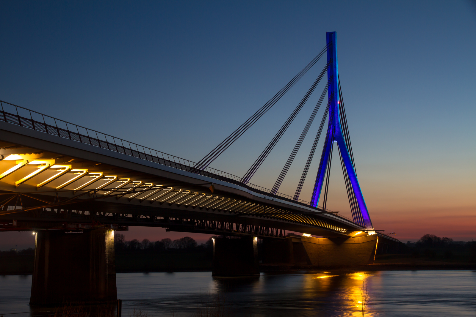Die neue Weseler Rheinbrücke