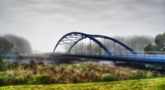 die neue Wümmebrücke im Nebel