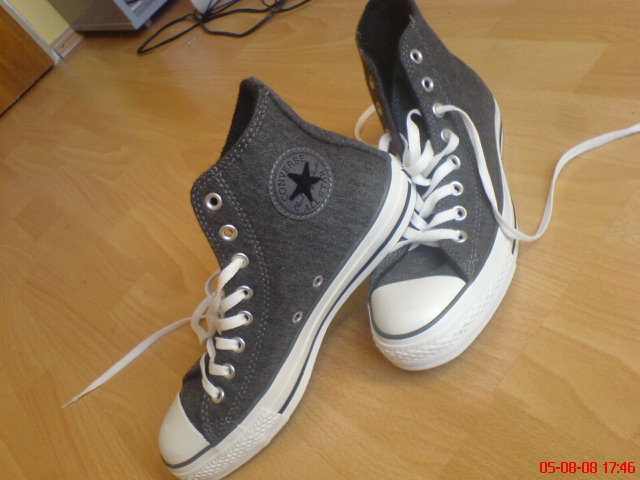 Die neuen Chucks meiner Freundin....