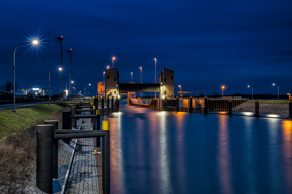 Die Niedrigwasserschleuse Magdeburg...