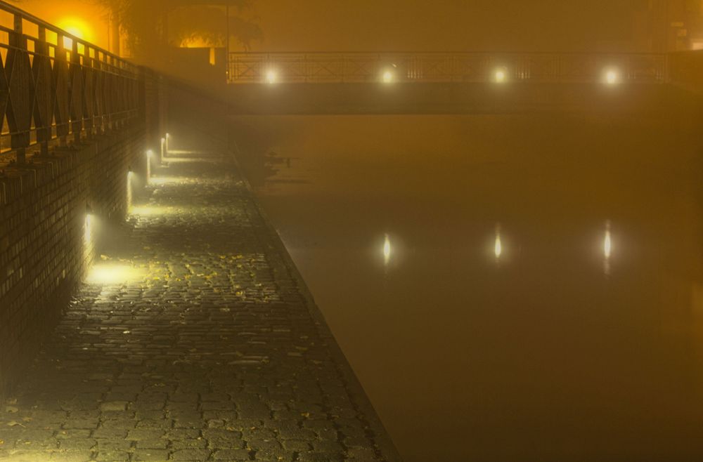 Die Niers bei Wachtendonk bei Nacht und Nebel