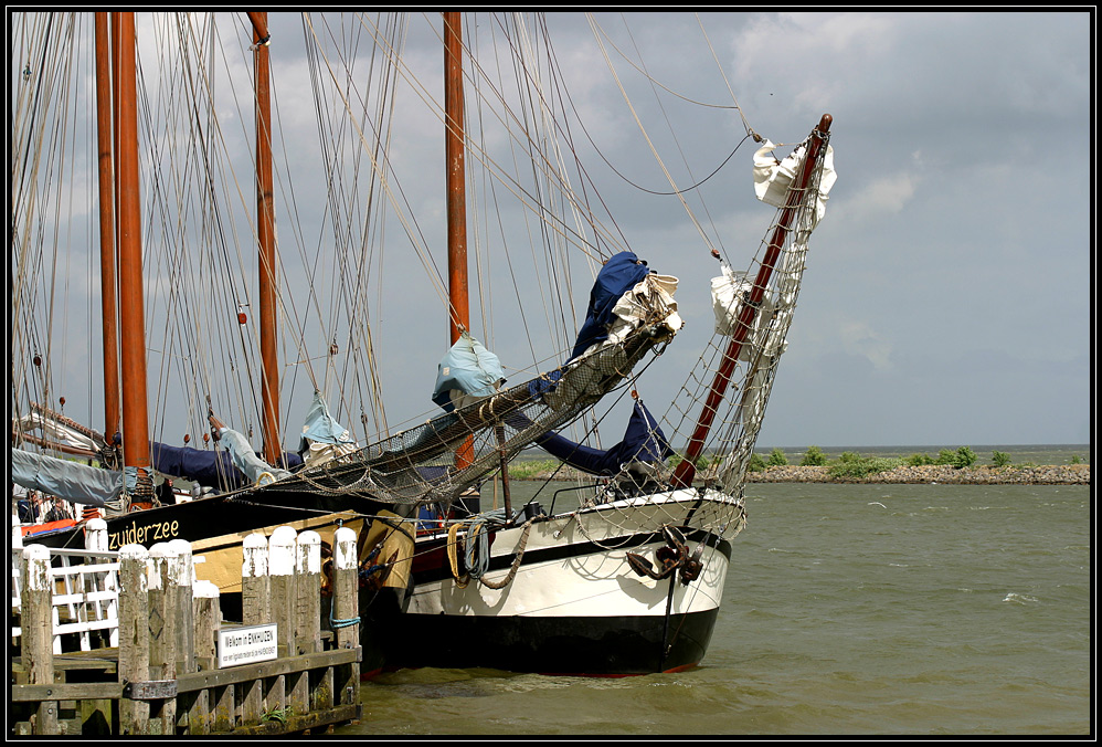 Die *Nil Desperandum* im Hafen Enkhuizen /Nordholland