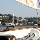 Die 'No. 5 Elbe' vor Blankenese...