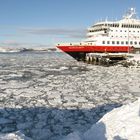 Die Nordkapp im Hafen von Kirkenes