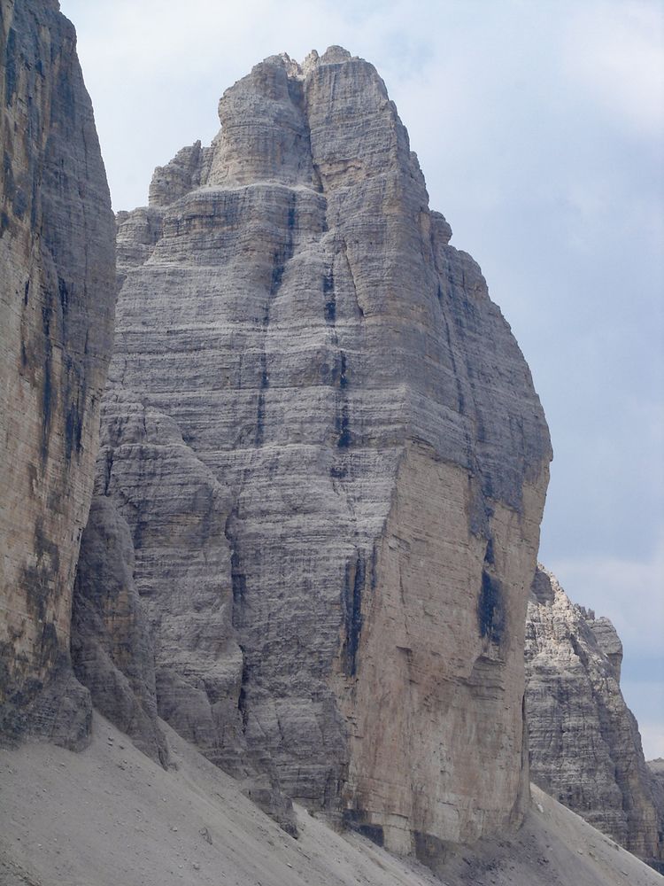 Die Nordwand der Westlichen Zinne (2973 m) - eine umgekehrte Riesentreppe