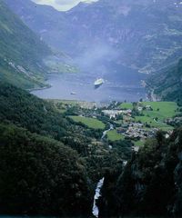 Die Norway, ex-France in Geiranger (1)