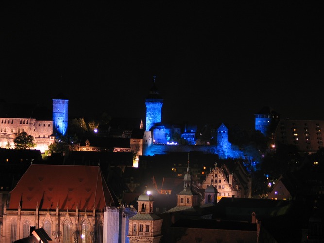 Die Nürnberger Burg in der "Blauen Nacht"