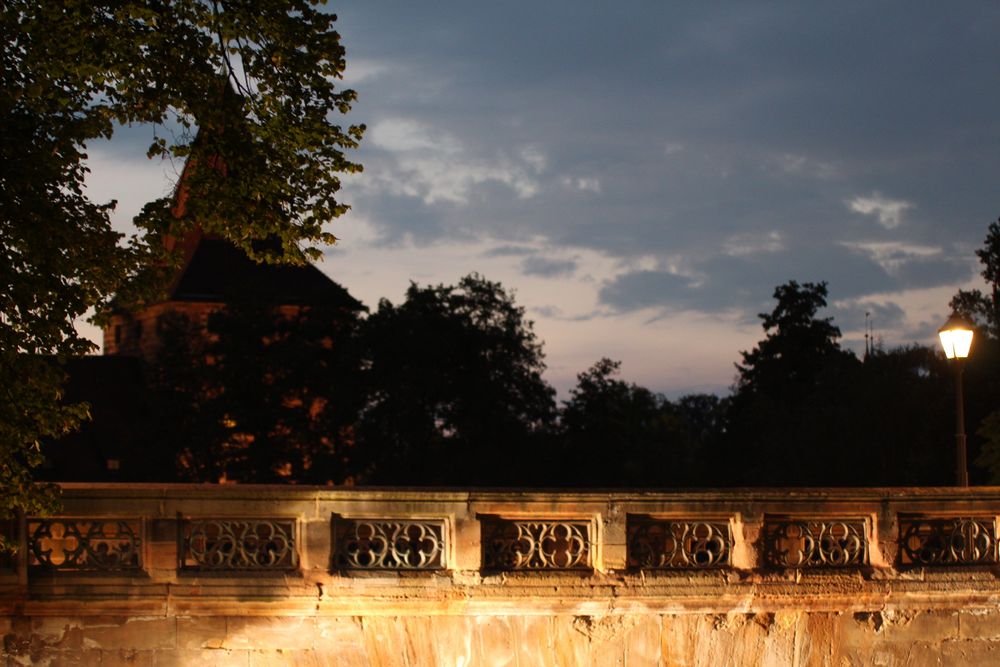 Die nürnberger Maxbrücke bei Nacht