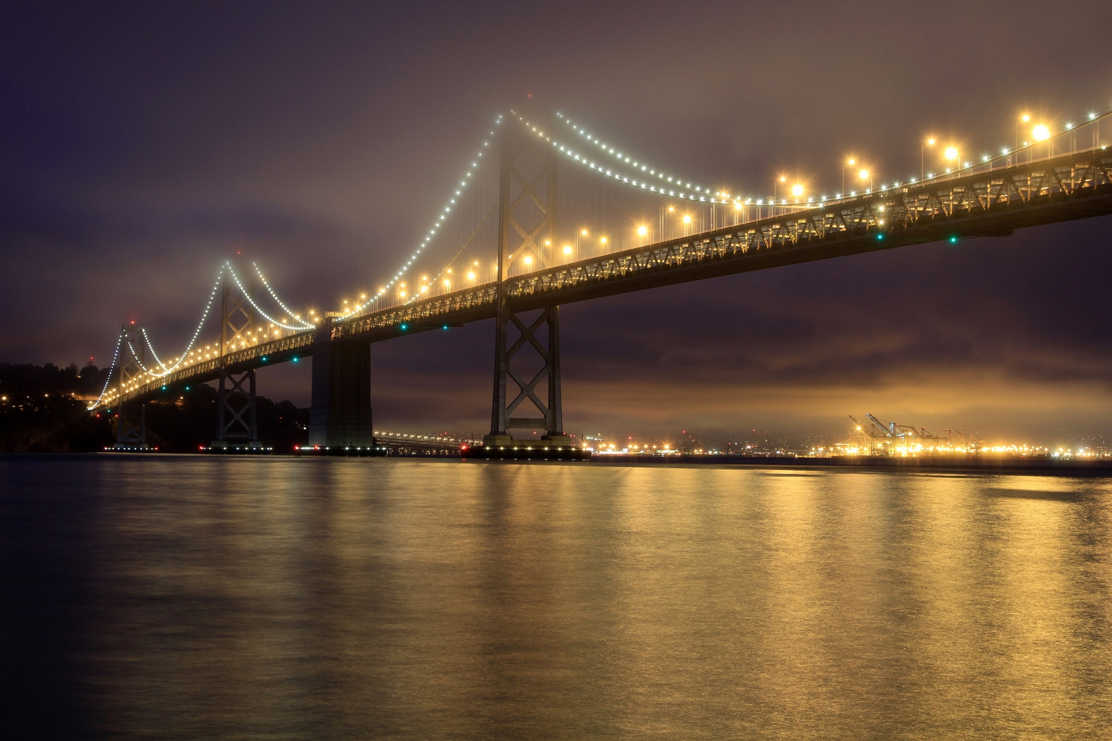 Die Oakland Bay Bridge in San Francisco